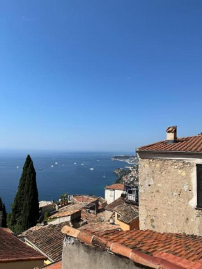 Appartement vue mer au cœur du vieux village